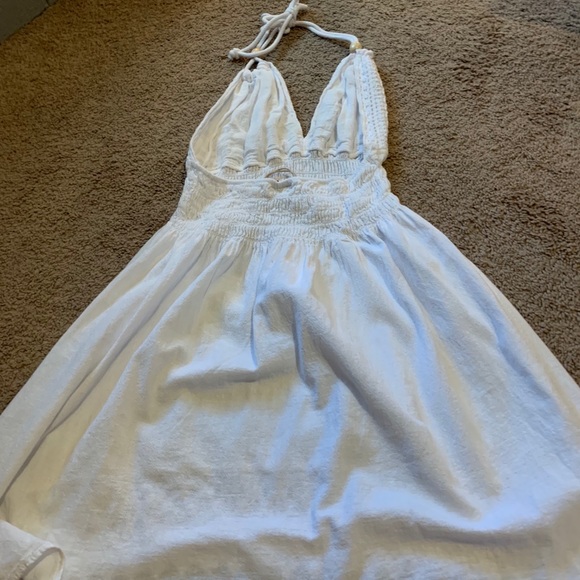 White dress - Picture 2 of 4
